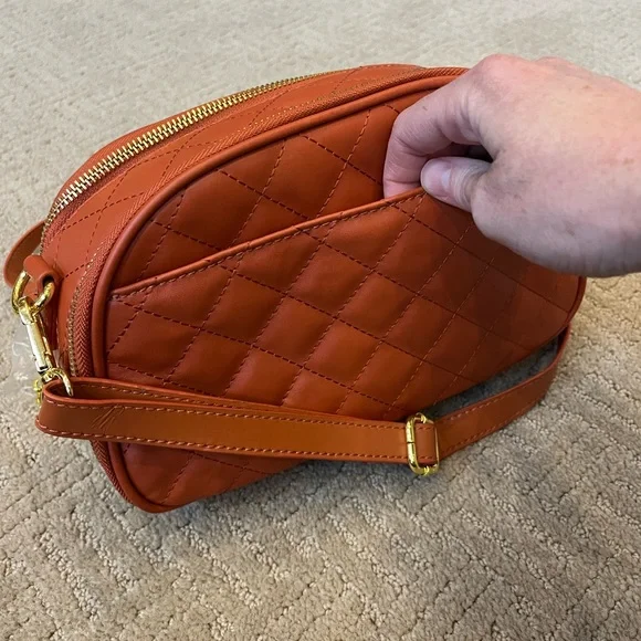 Joy & Iman Crossbody Bag - Picture 8 of 11